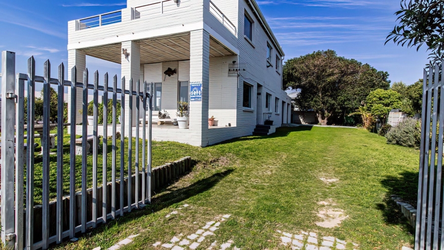 4 Bedroom Property for Sale in De Kelders Western Cape